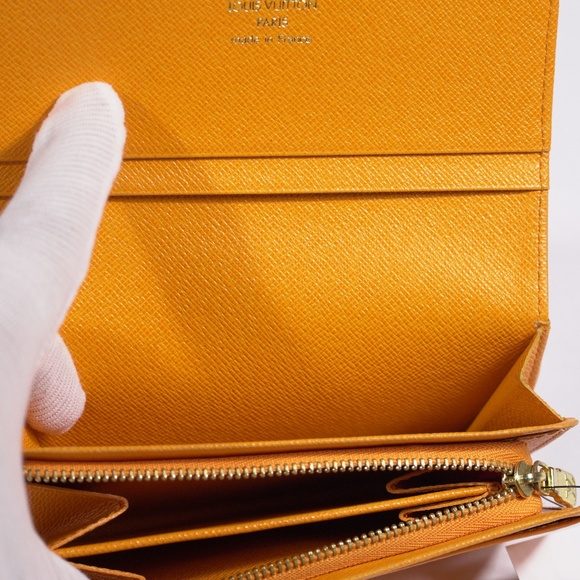 Louis Vuitton Epi Portmonnaie Billets Tresor Leather Bifold Wallet - Picture 10 of 10